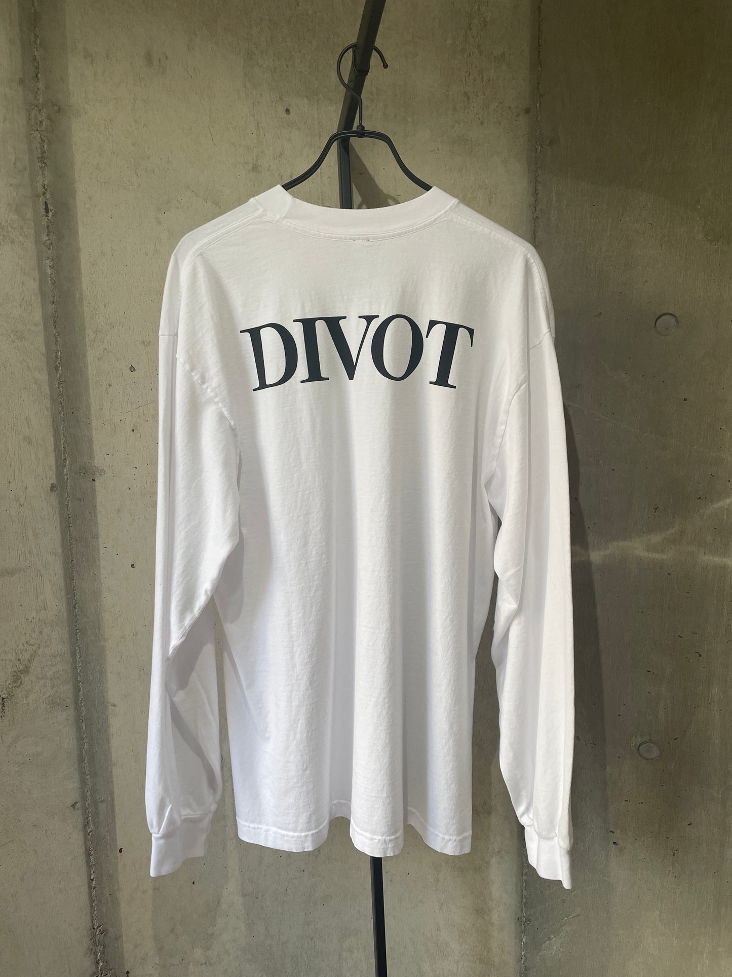 the Divot Original - LONG SLEEVE T SHIRT (BLACK / WHITE)