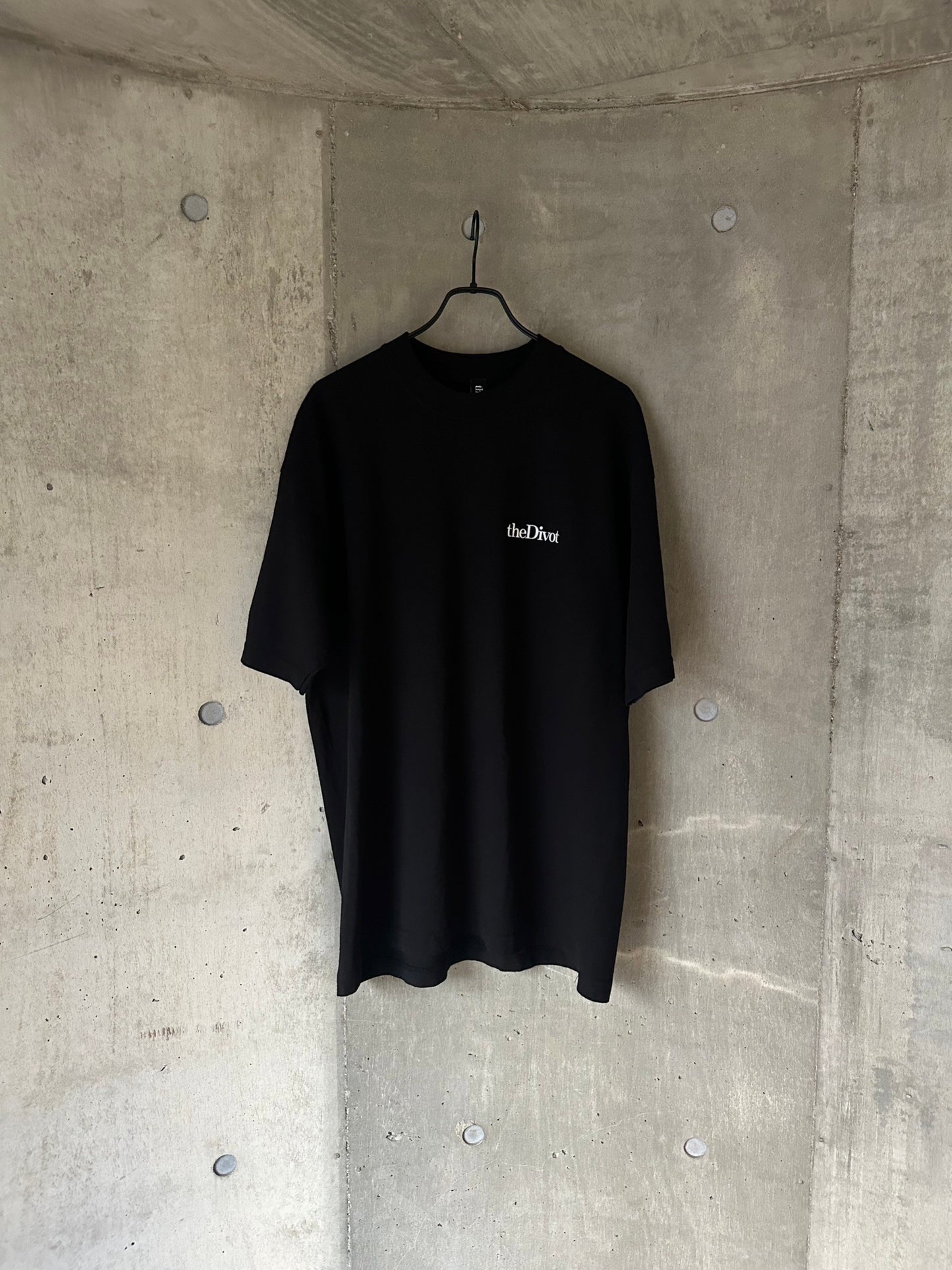the Divot Original - SHORT SLEEVE TEE (BLACK)