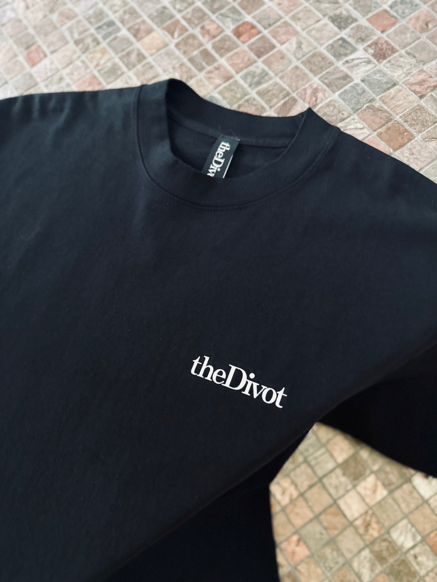 the Divot Original  - SHORT SLEEVE TEE (BLACK)